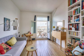 Bright apartment full of charm in Paris